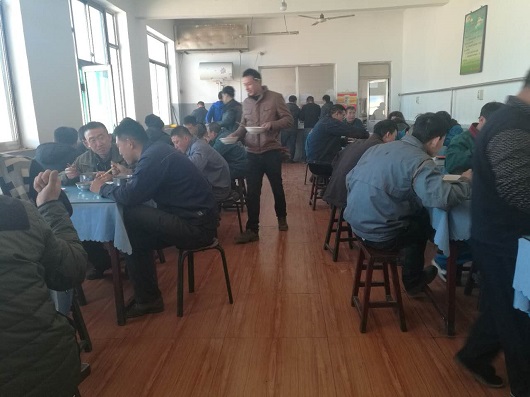 近日山西盛大鋼結(jié)構(gòu)食堂被吃貨們擠爆啦，到底是何美味？